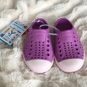 NWT! Native toddler shoes C5